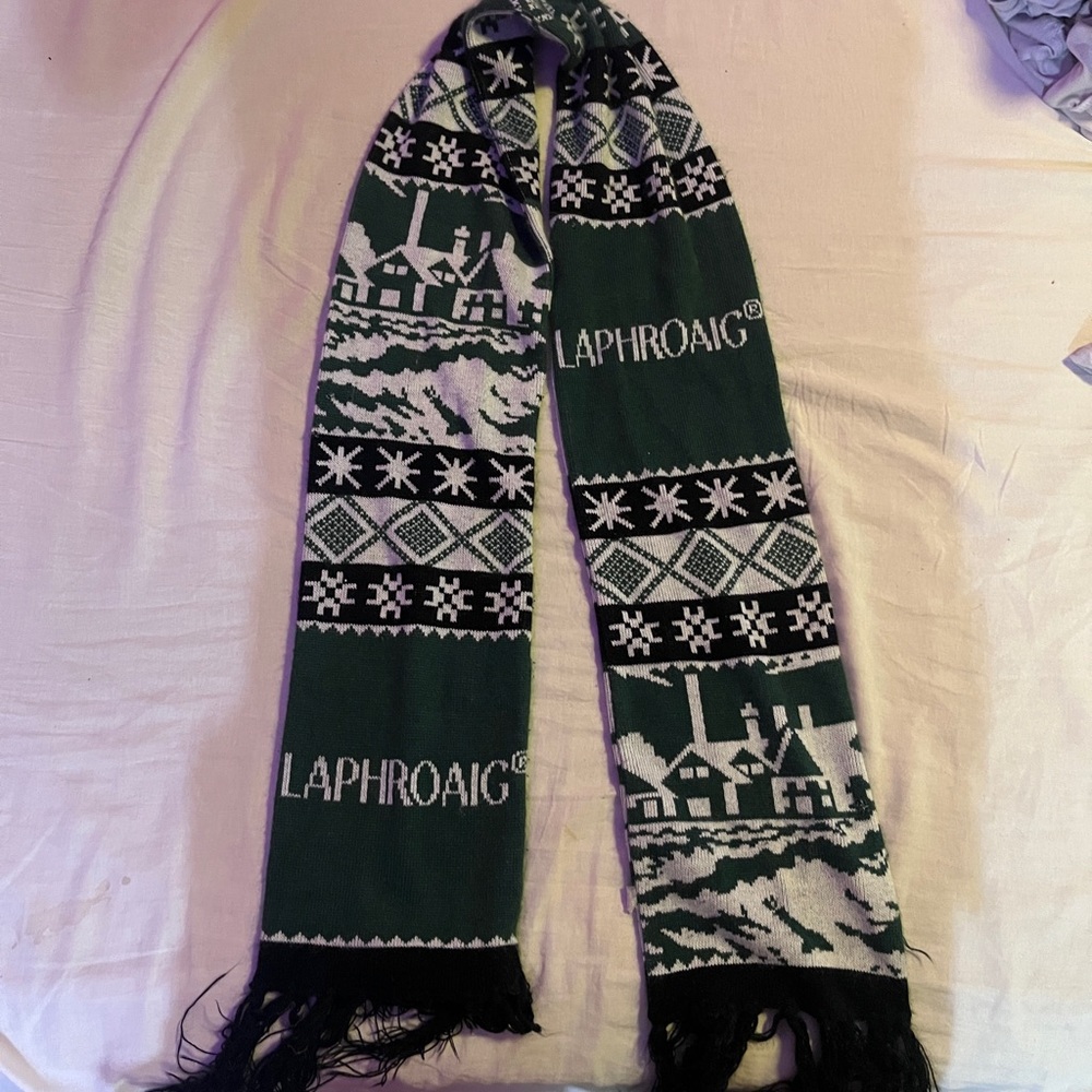 Laphroaig green and black scarf